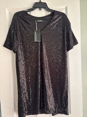 NWT Miyieduzs Black Sequin Mini Dress with V-Neck Lined Short Sleeves Small